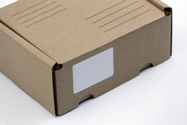 Brown cardboard shipping box, representing e-commerce order fulfilment